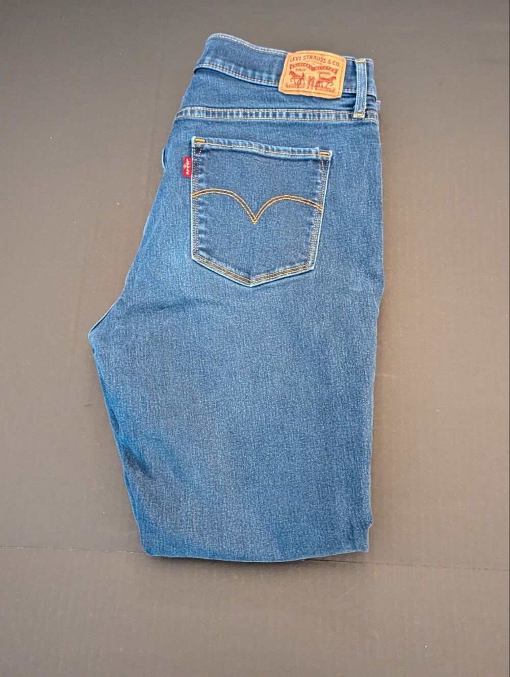 Women's Levi's Skinny Shaping Jeans 311. Size 31x28